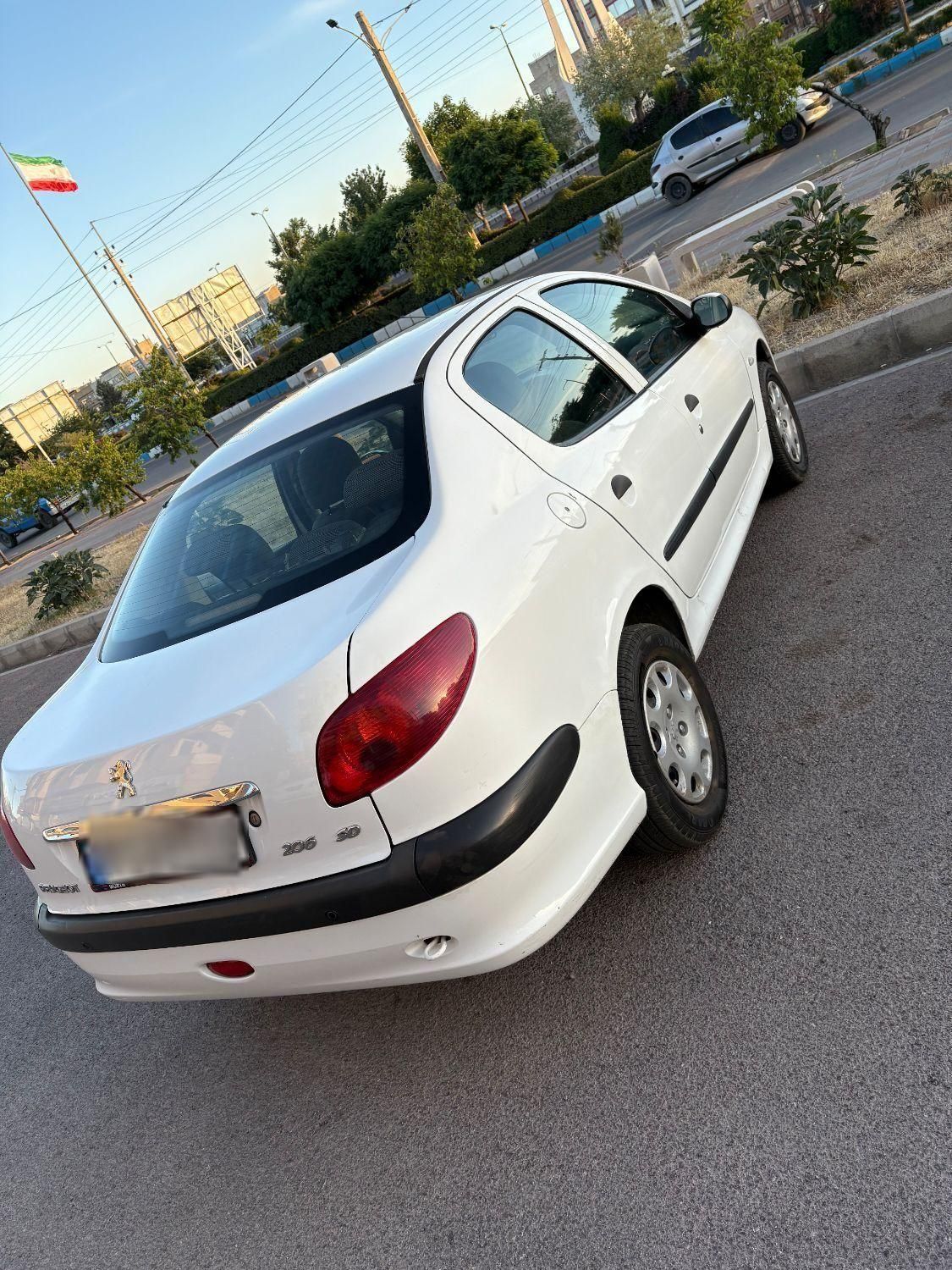 پژو ۲۰۶ صندوق دار v8 - 1397