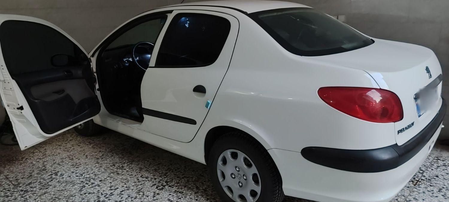 پژو ۲۰۶ صندوق دار v8 - 1390