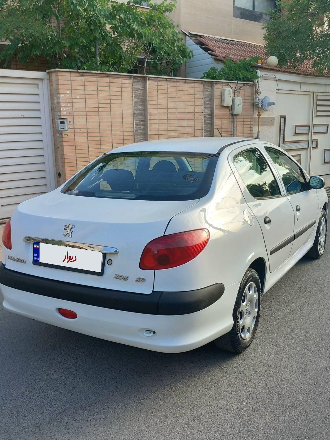 پژو ۲۰۶ صندوق دار v8 - 1394