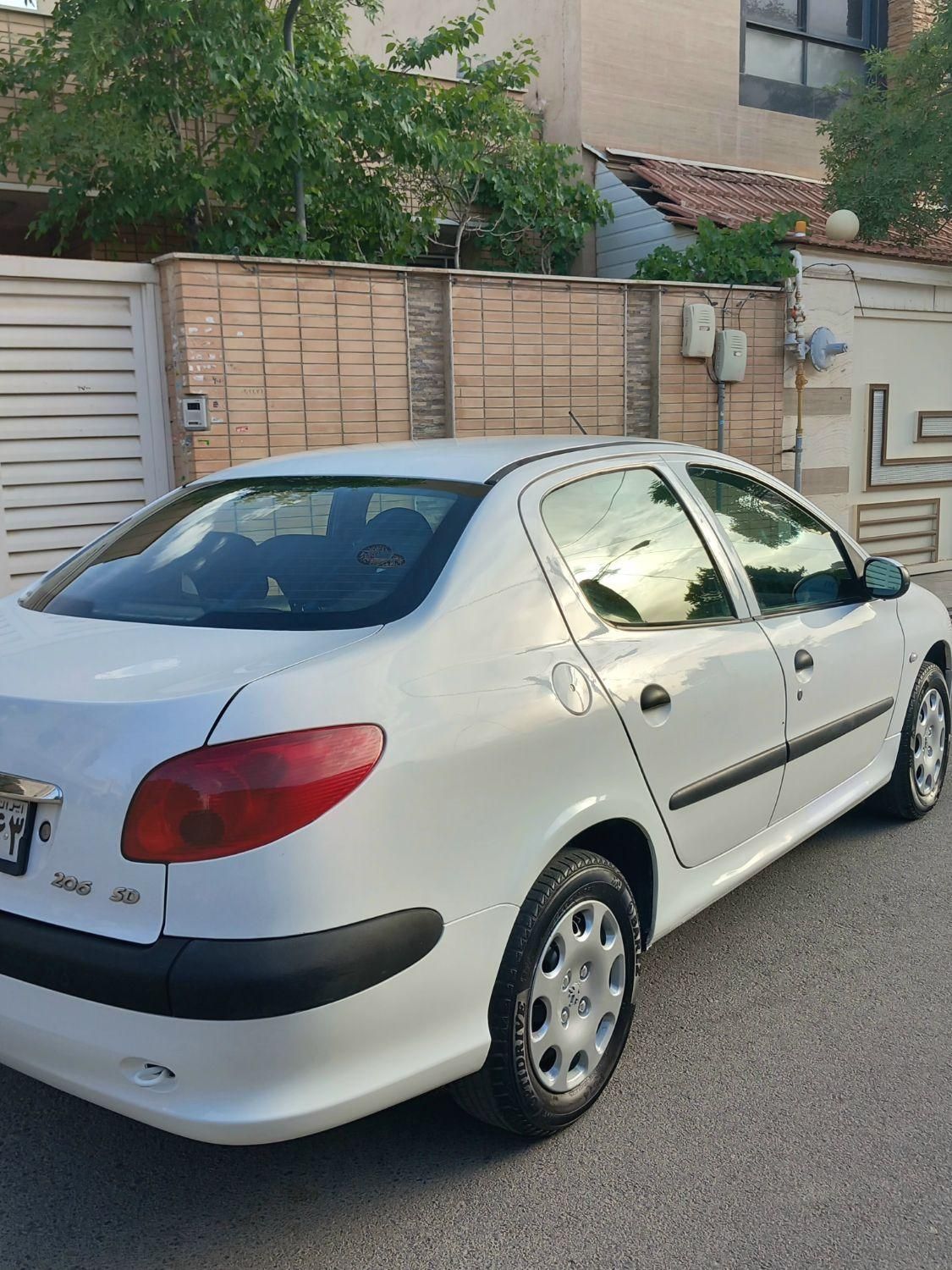 پژو ۲۰۶ صندوق دار v8 - 1394