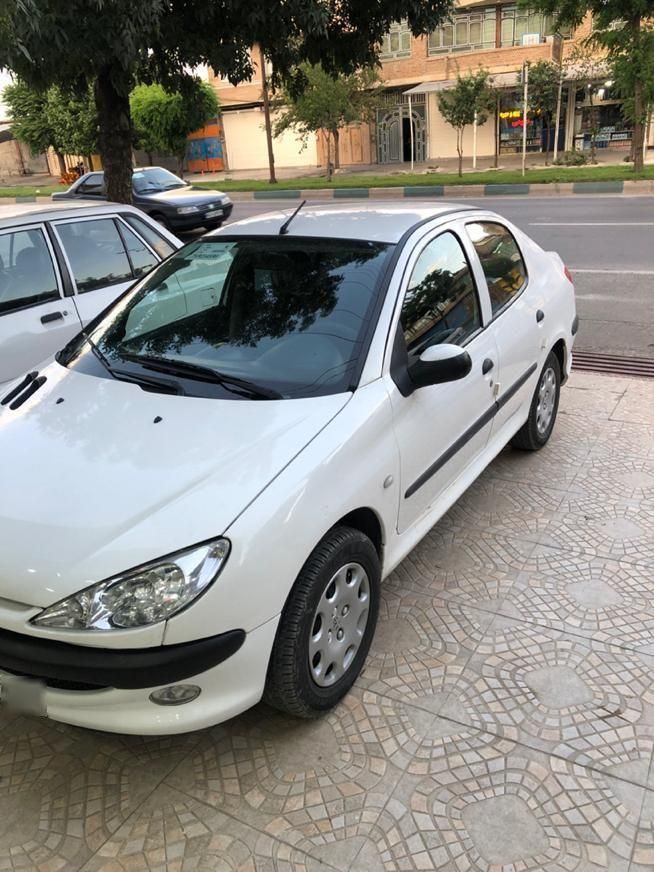 پژو ۲۰۶ صندوق دار v8 - 1393