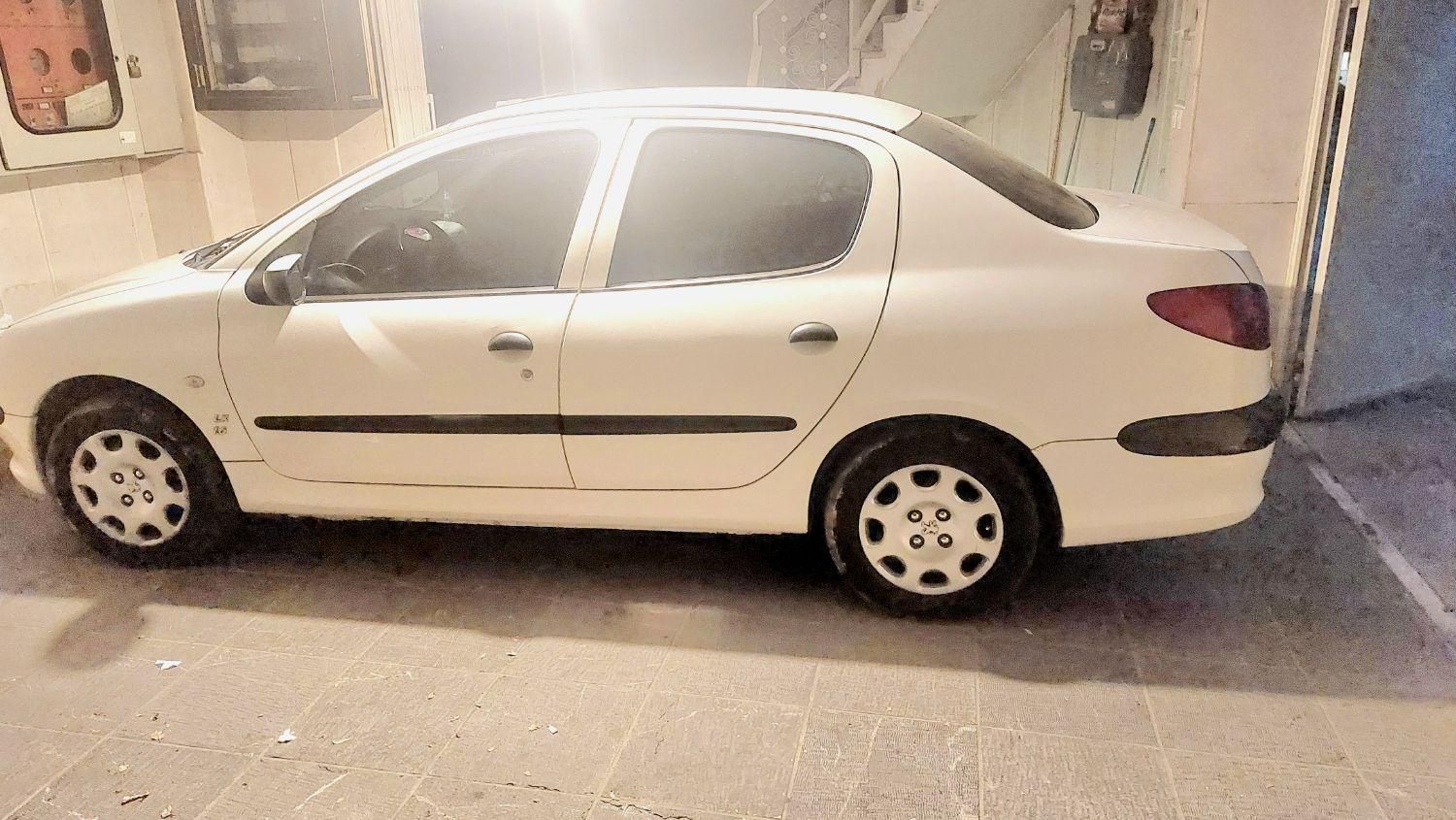 پژو ۲۰۶ صندوق دار v8 - 1396