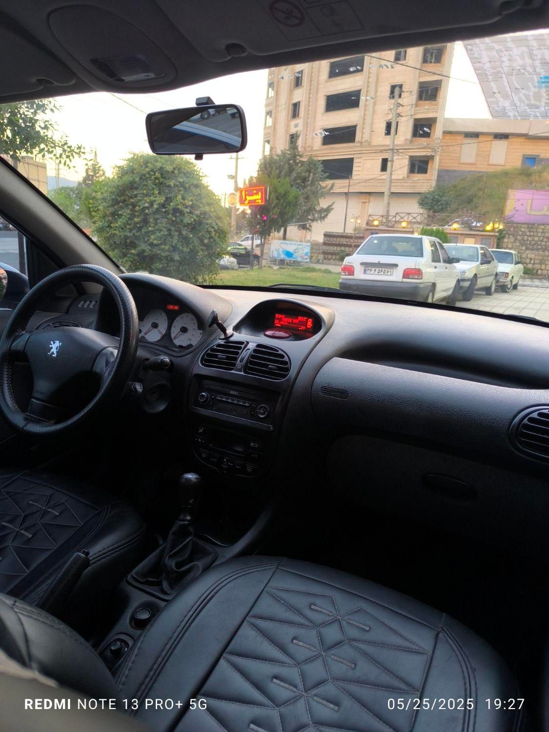 پژو ۲۰۶ صندوق دار v8 - 1399