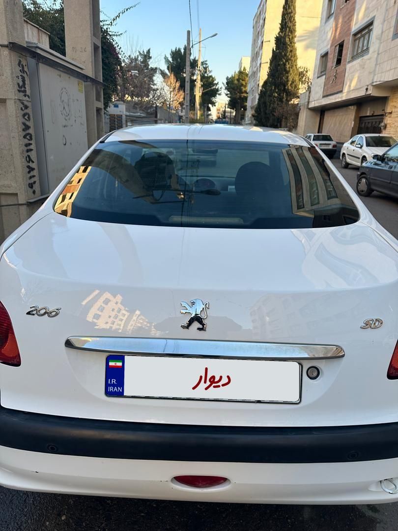 پژو ۲۰۶ صندوق دار v8 - 1396