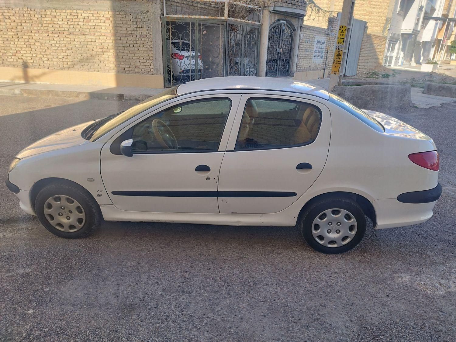 پژو ۲۰۶ صندوق دار v8 - 1395
