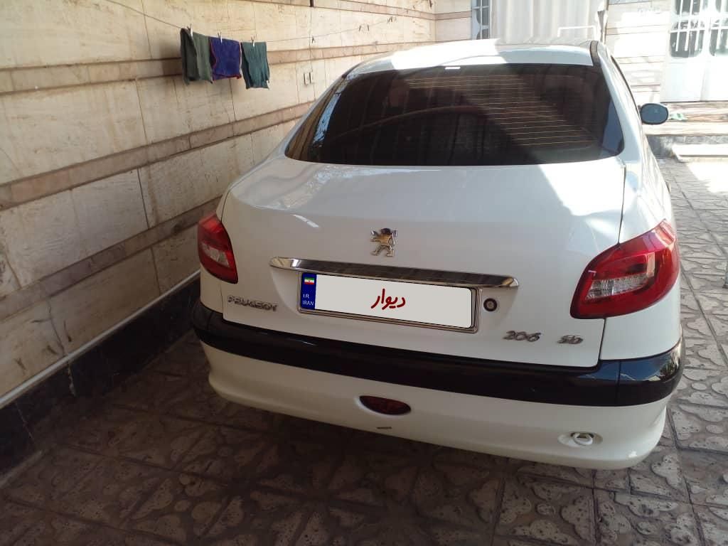 پژو ۲۰۶ صندوق دار v8 - 1393
