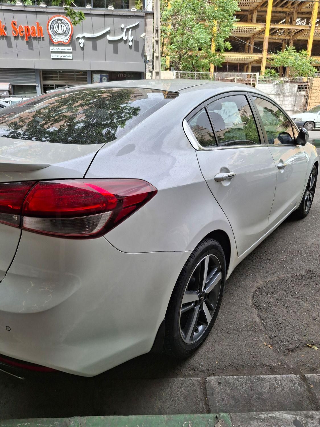 کیا سراتو 2.0 لیتر اتوماتیک GT لاین - 2017