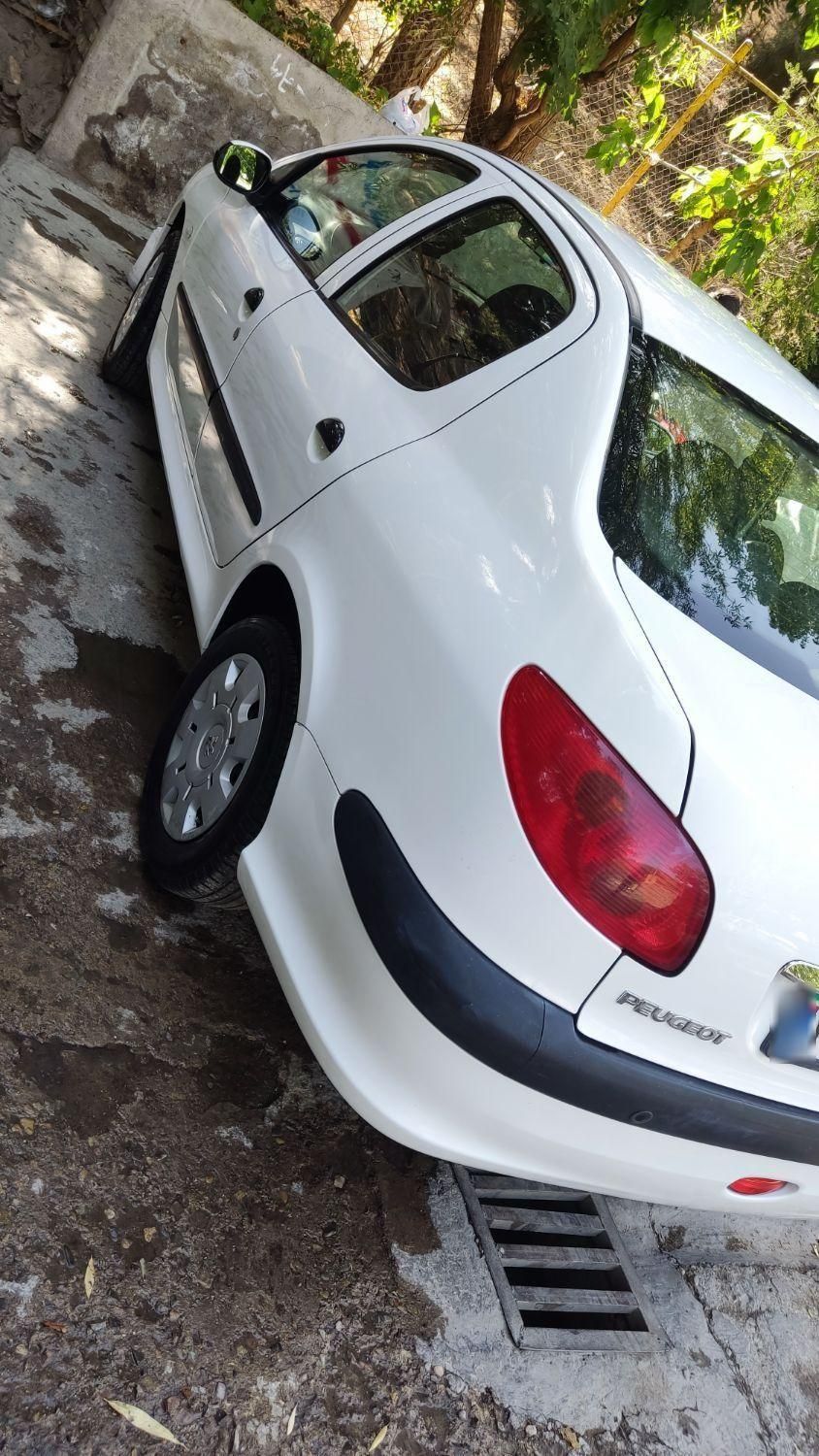 پژو ۲۰۶ صندوق دار v8 - 1396