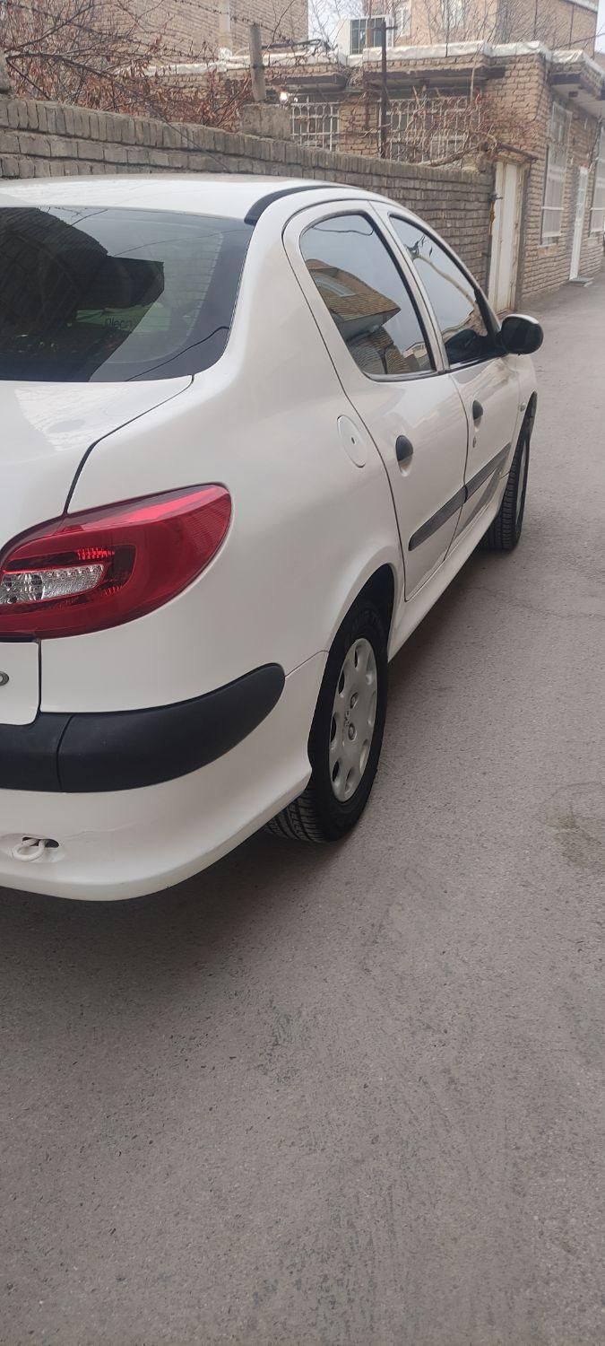 پژو ۲۰۶ صندوق دار v8 - 1393