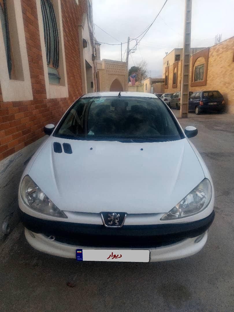 پژو ۲۰۶ صندوق دار v8 - 1394