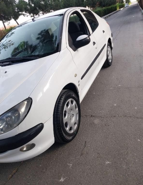 پژو ۲۰۶ صندوق دار v8 - 1393