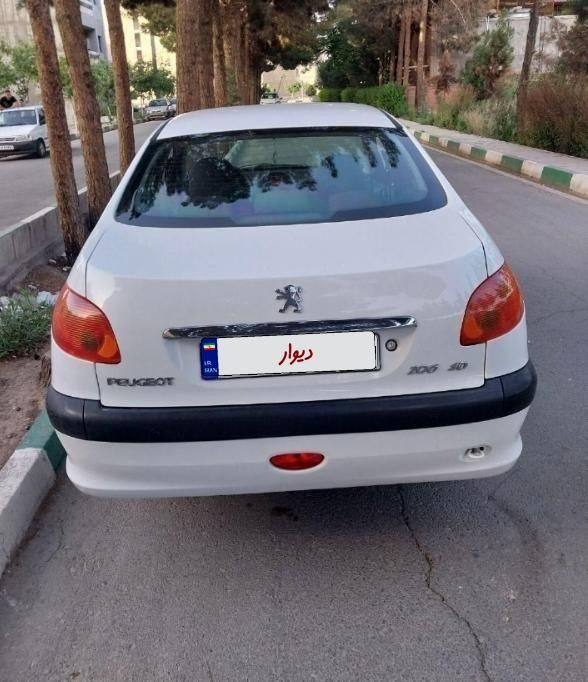 پژو ۲۰۶ صندوق دار v8 - 1393