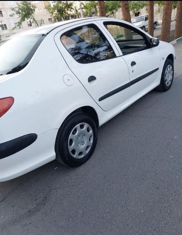 پژو ۲۰۶ صندوق دار v8 - 1393