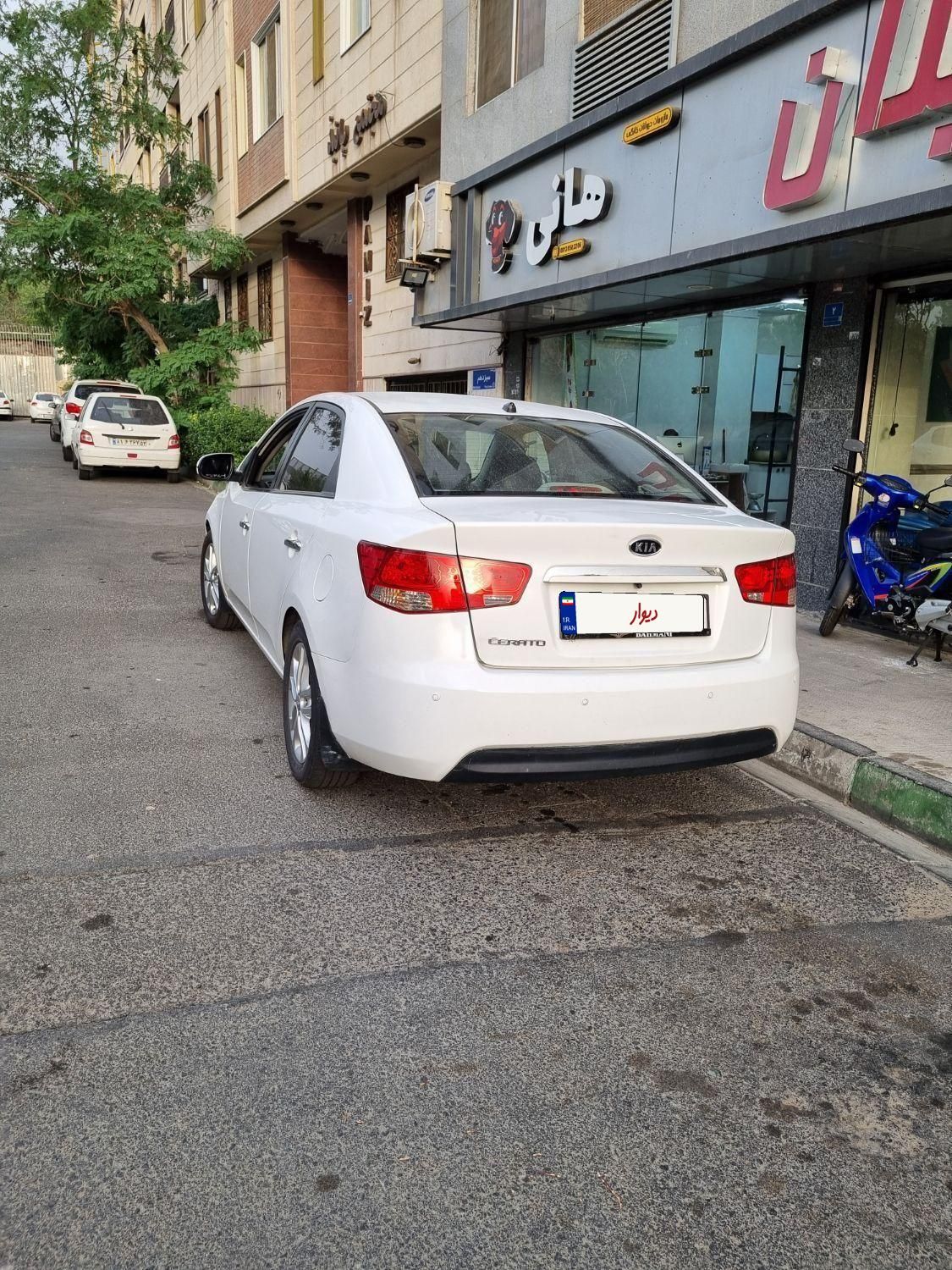 خودرو کیا، سراتو مونتاژ آگهی ann_18425046