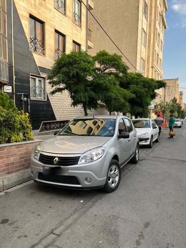 خودرو رنو، ساندرو آگهی ann_18425686