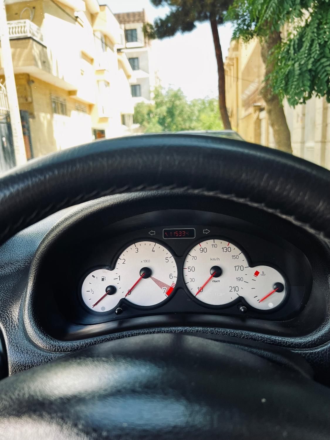 پژو ۲۰۶ صندوق دار v8 - 1394
