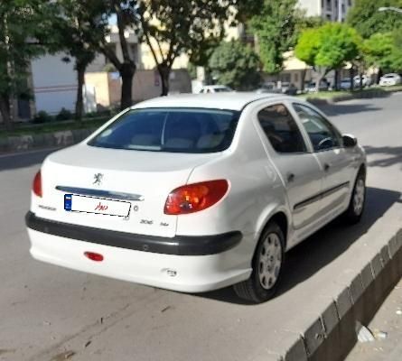 پژو ۲۰۶ صندوق دار v8 - 1398