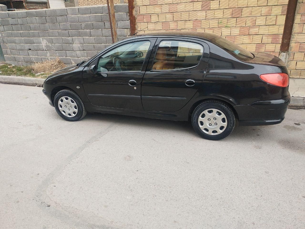 پژو ۲۰۶ صندوق دار v8 - 1393