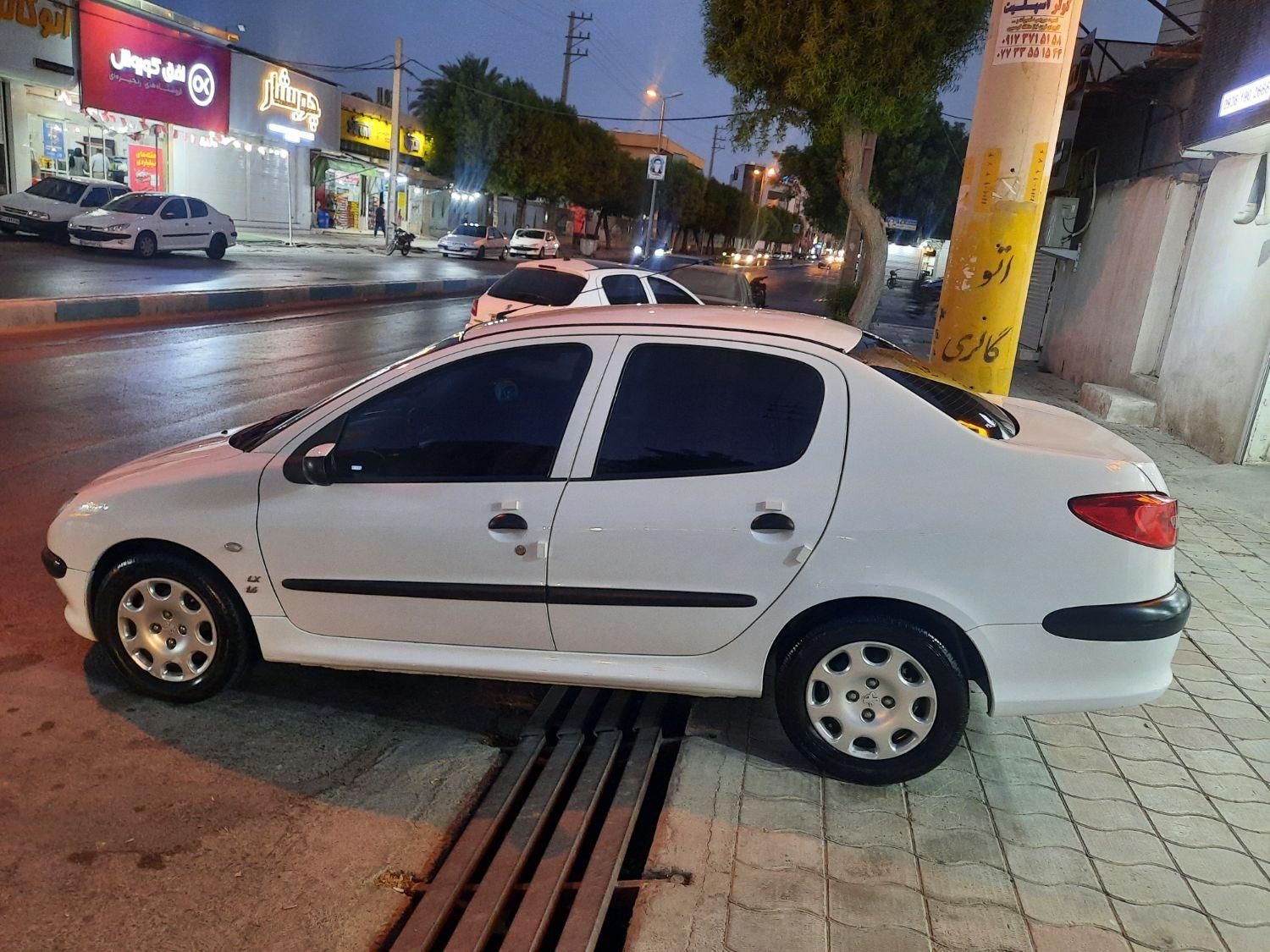 پژو ۲۰۶ صندوق دار v8 - 1396