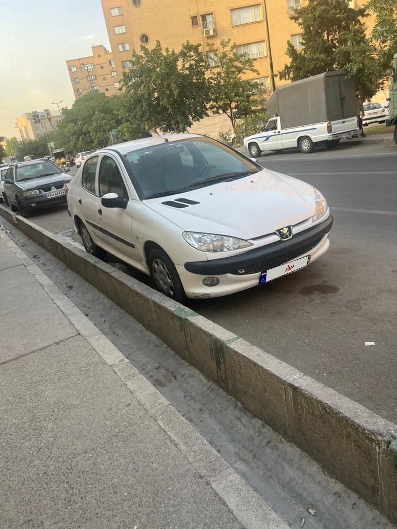پژو ۲۰۶ صندوق دار v8 - 1397