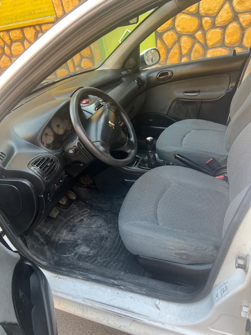 پژو ۲۰۶ صندوق دار v8 - 1397