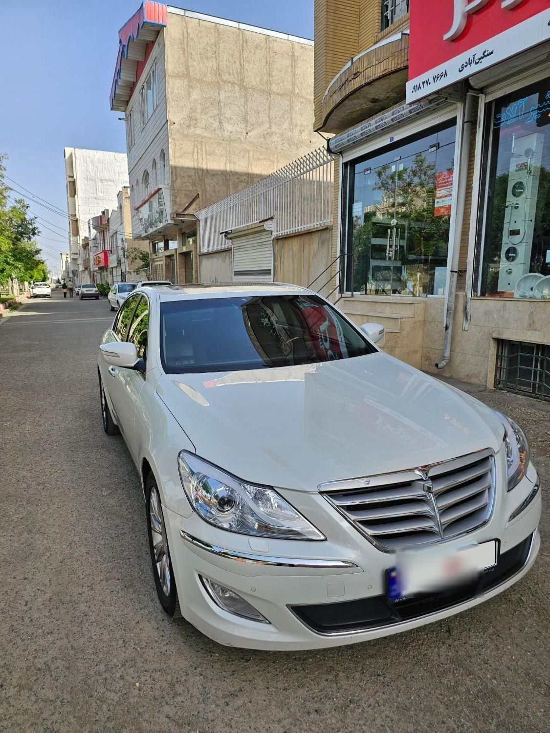 هیوندای جنسیس فول - 2011