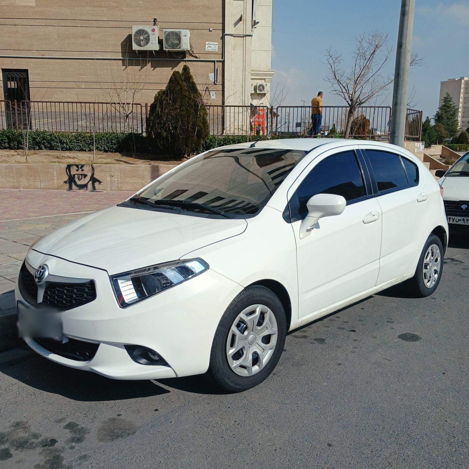 برلیانس H220 دنده‌ای - 2016