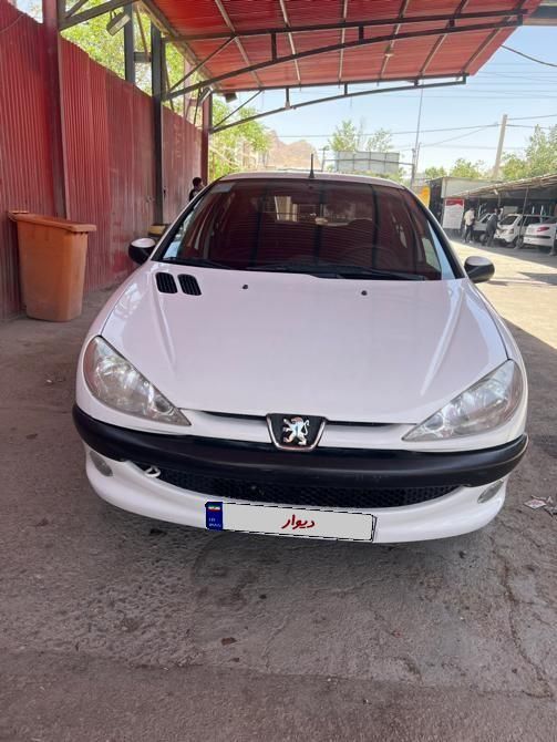 پژو ۲۰۶ صندوق دار v8 - 1395