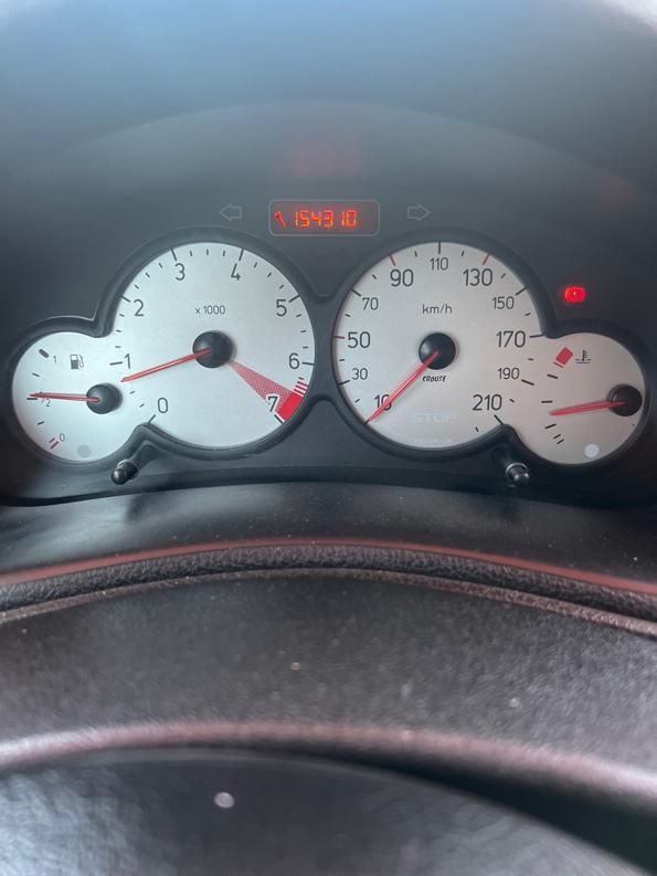 پژو ۲۰۶ صندوق دار v8 - 1395