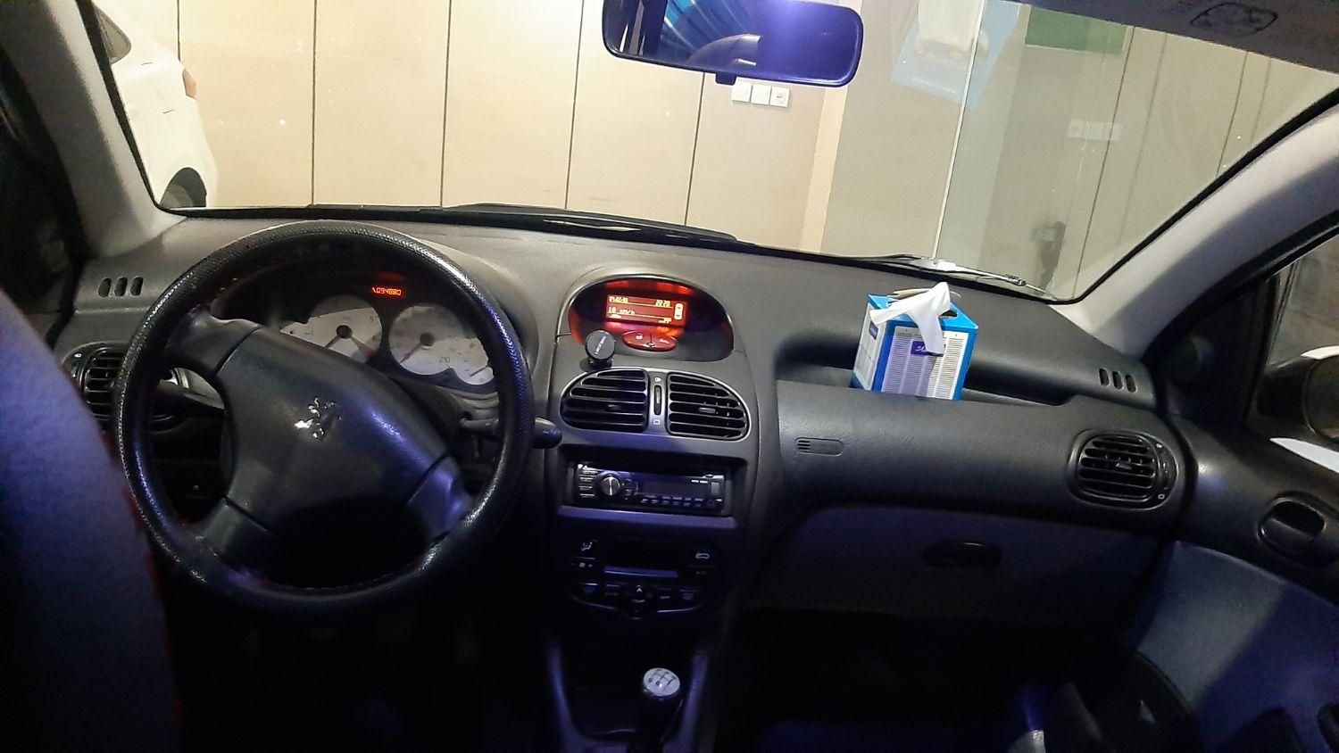 پژو ۲۰۶ صندوق دار v8 - 1396