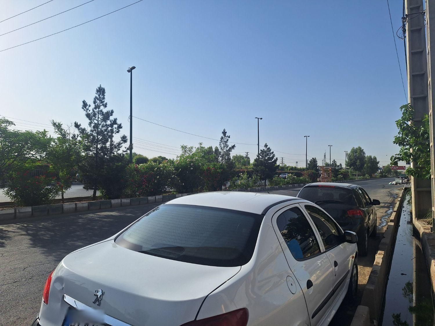 پژو ۲۰۶ صندوق دار v8 - 1390
