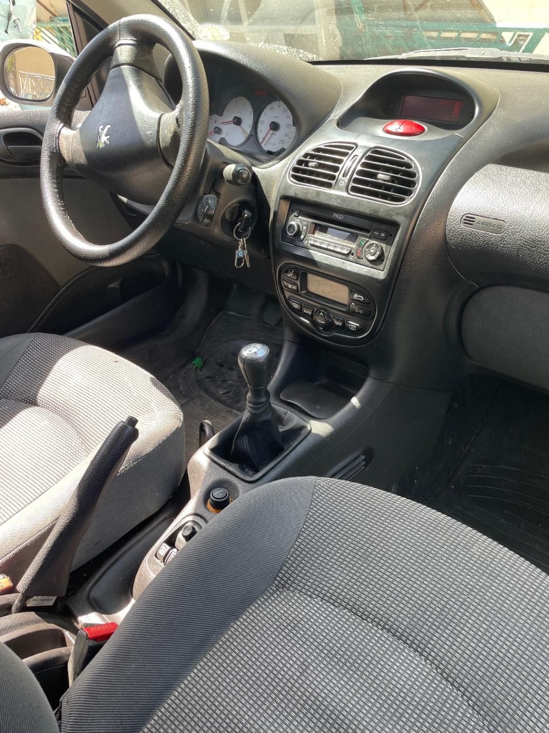 پژو ۲۰۶ صندوق دار v8 - 1396