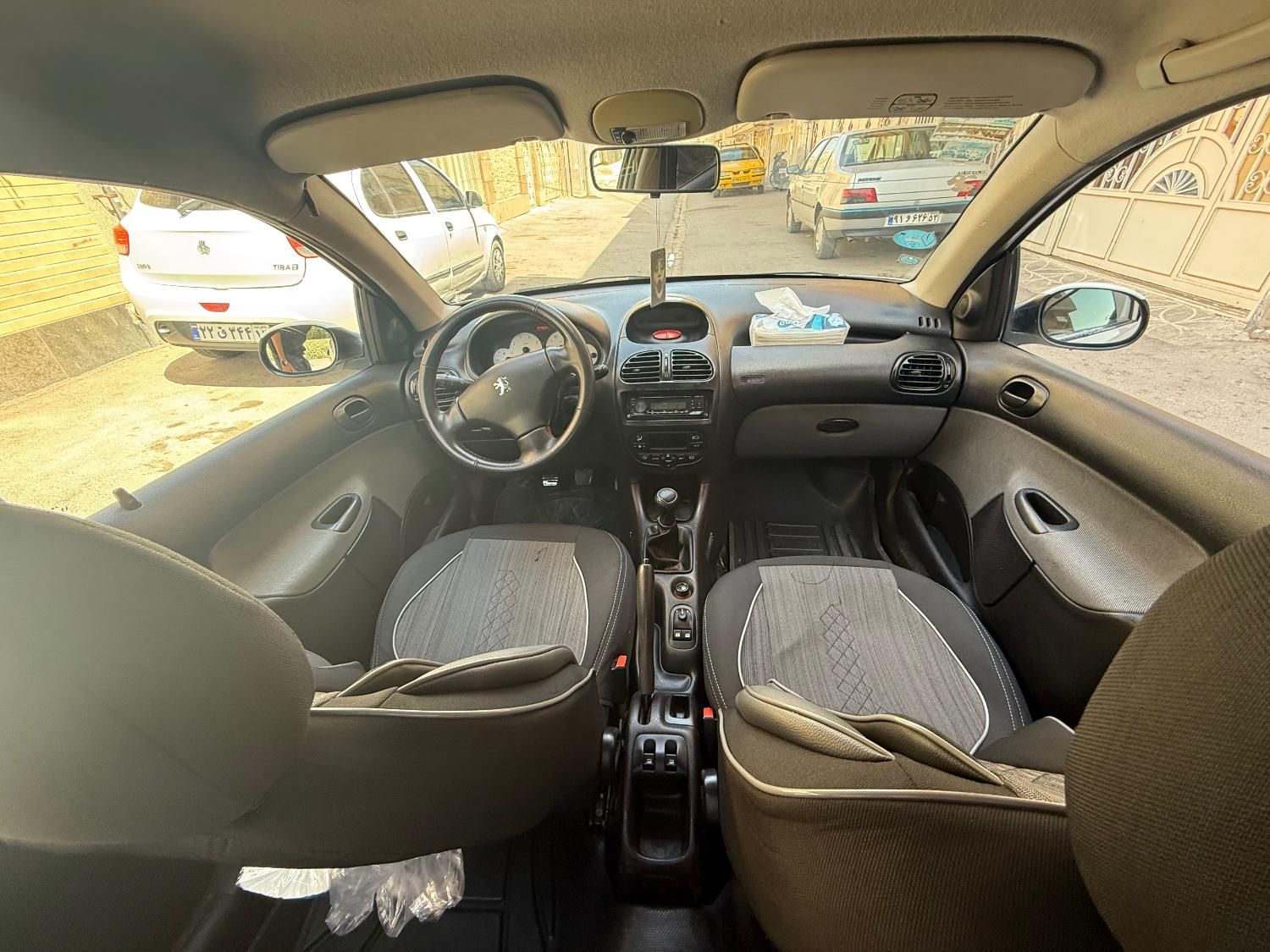 پژو ۲۰۶ صندوق دار v8 - 1391