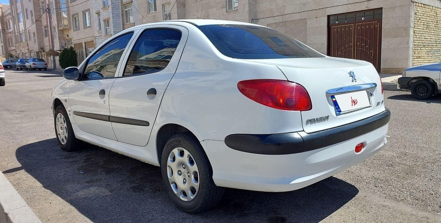 پژو ۲۰۶ صندوق دار v8 - 1398