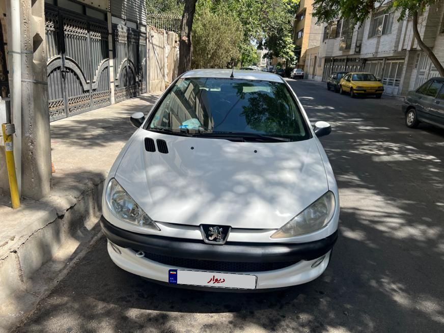 پژو ۲۰۶ صندوق دار v8 - 1398