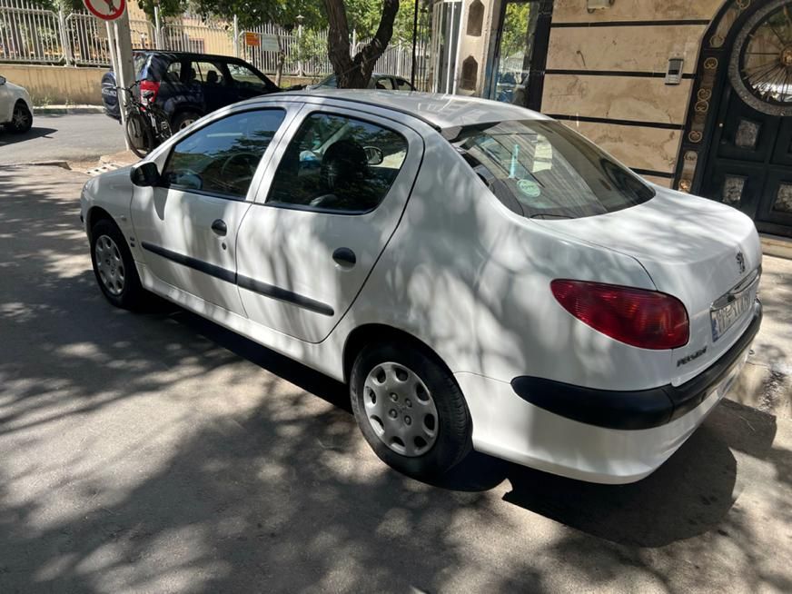 پژو ۲۰۶ صندوق دار v8 - 1398