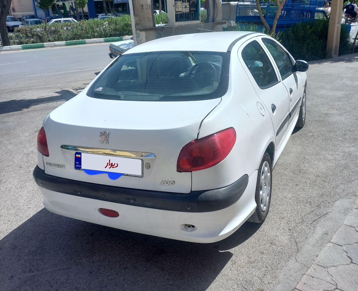 پژو ۲۰۶ صندوق دار v8 - 1393