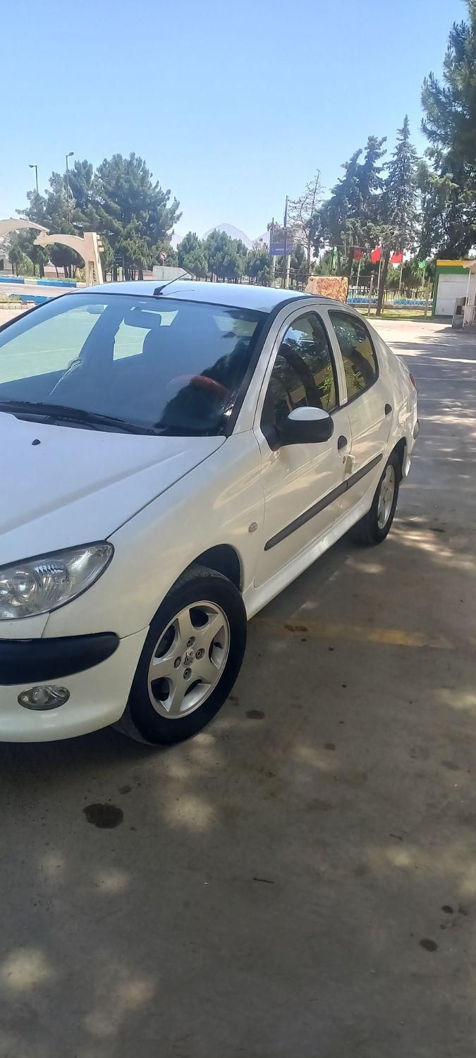 پژو ۲۰۶ صندوق دار v8 - 1397