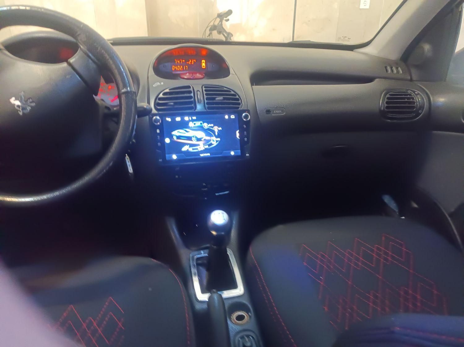 پژو ۲۰۶ صندوق دار v8 - 1393