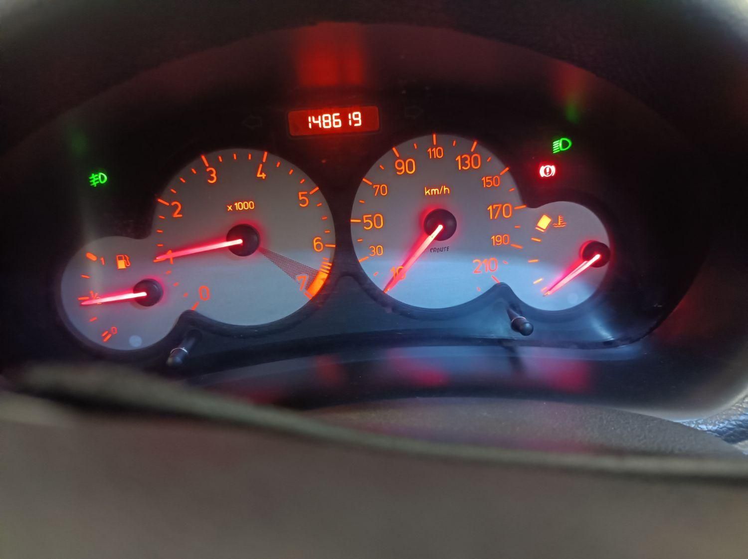 پژو ۲۰۶ صندوق دار v8 - 1393