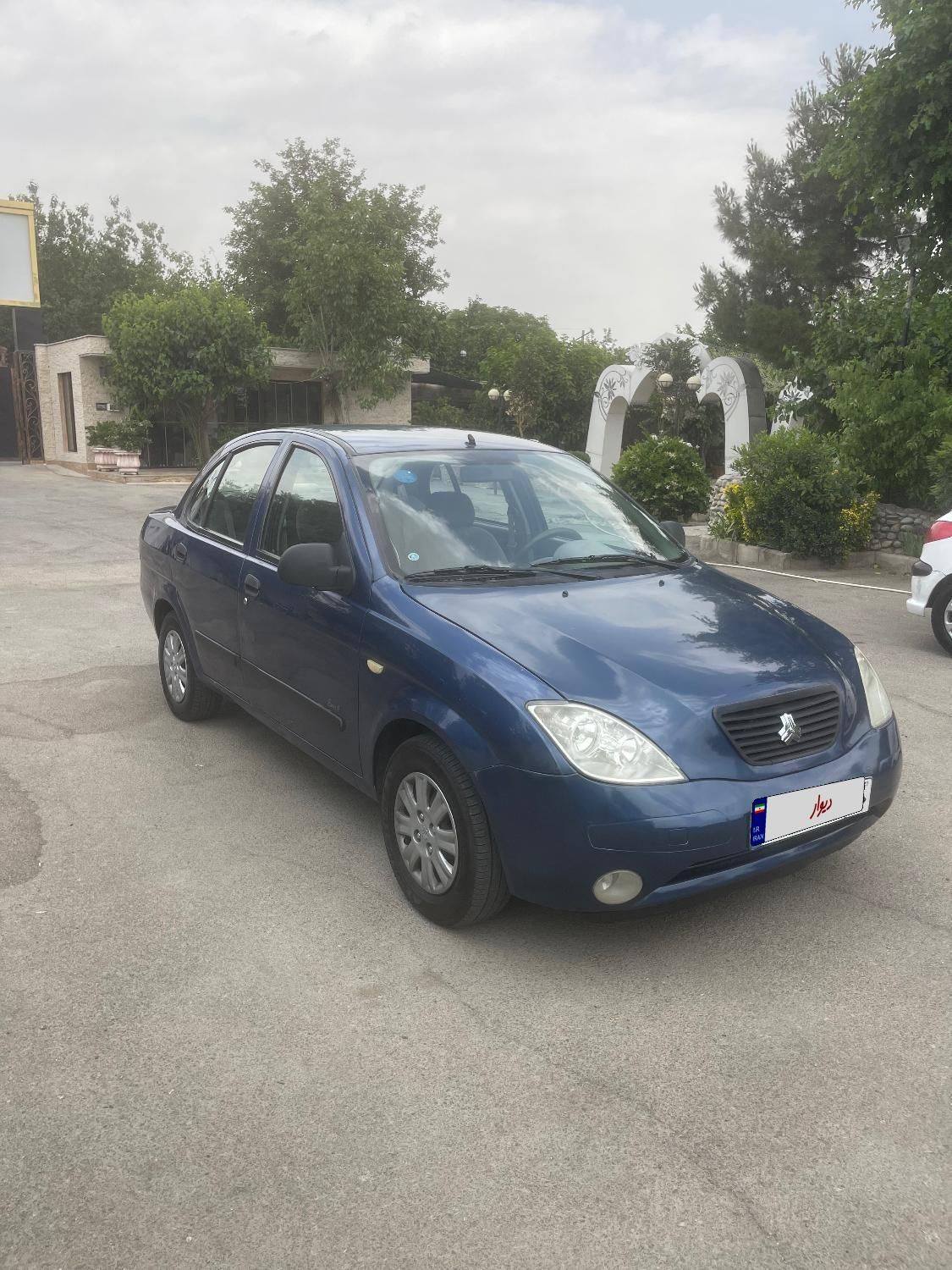 تیبا صندوق دار SX - 1392