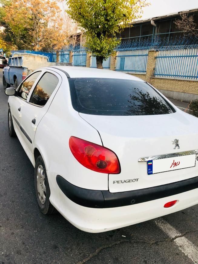 پژو ۲۰۶ صندوق دار v8 - 1395
