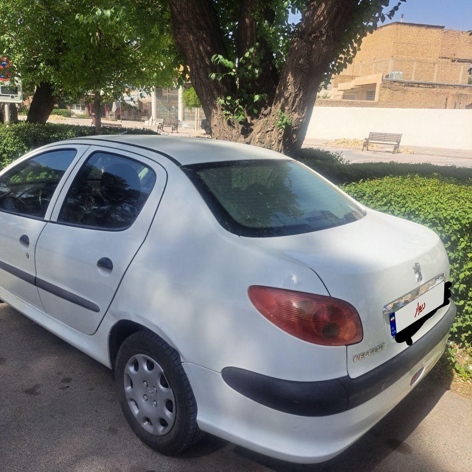 پژو ۲۰۶ صندوق دار v8 - 1392