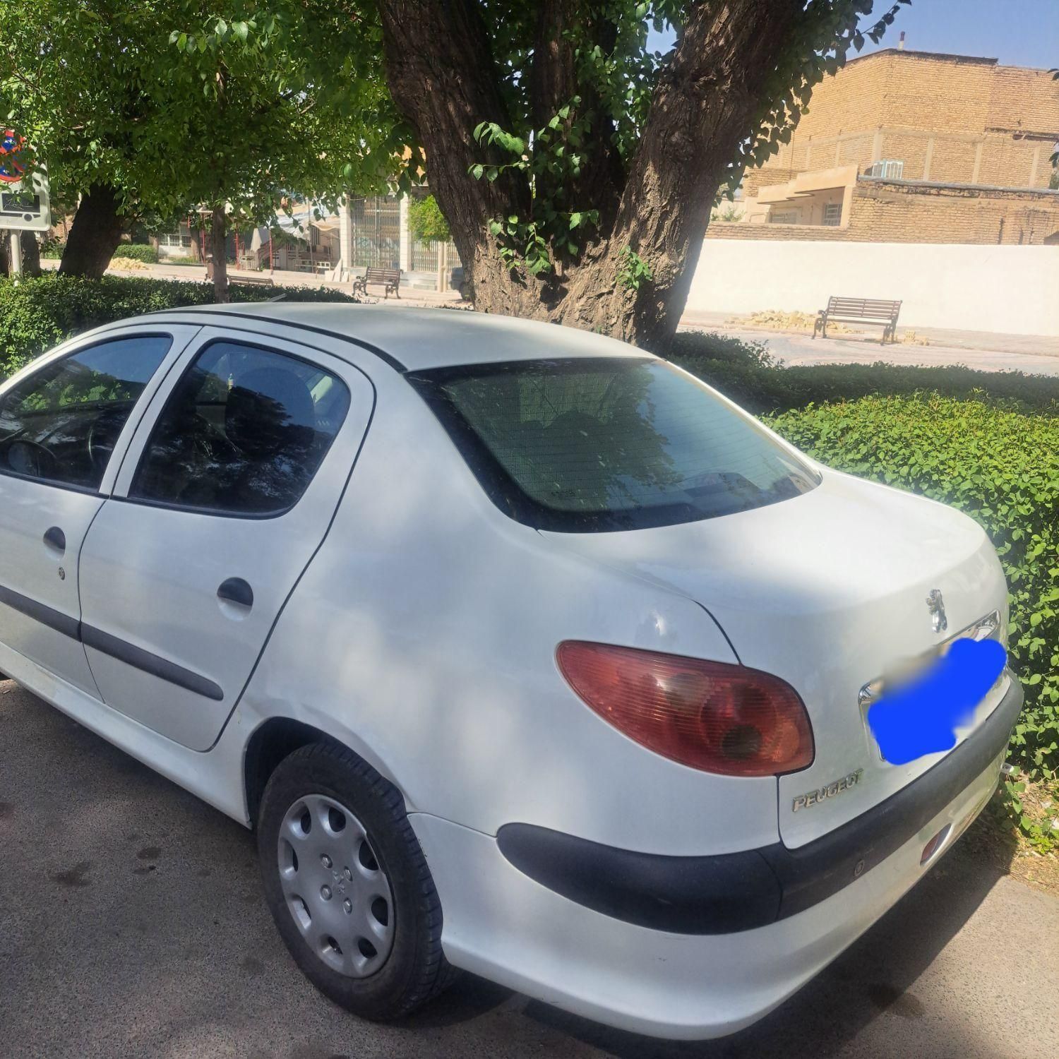 پژو ۲۰۶ صندوق دار v8 - 1392