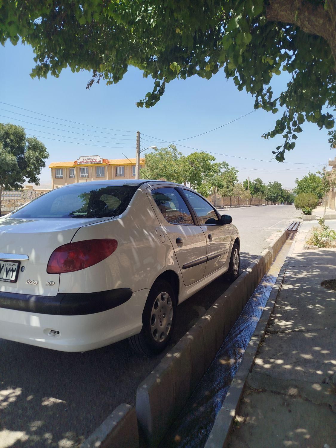 پژو ۲۰۶ صندوق دار v20 - 1386
