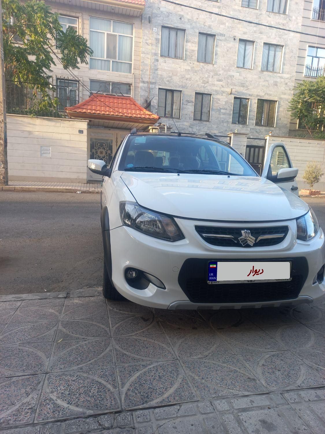 خودرو کوییک، R آگهی ann_18437316