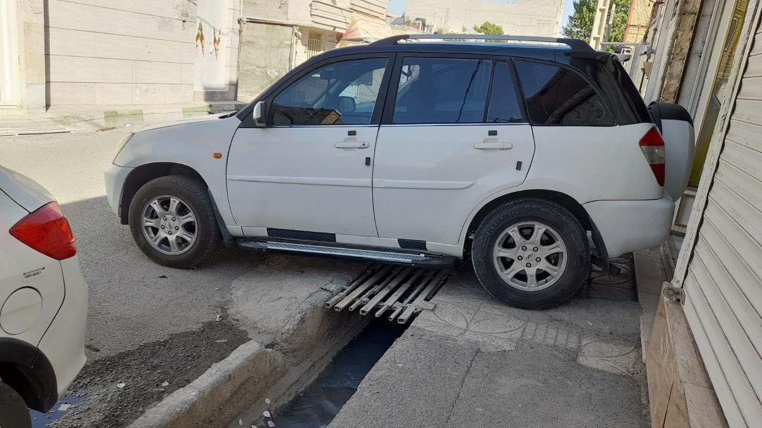 ام وی ام X33 دنده‌ای ساده - 2012