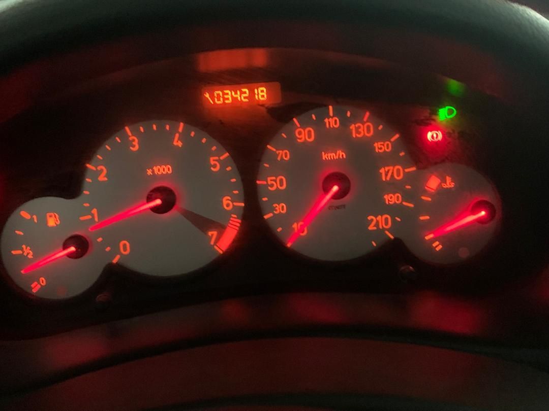 پژو ۲۰۶ صندوق دار v8 - 1399