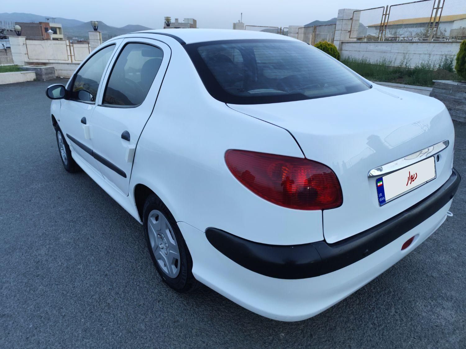 پژو ۲۰۶ صندوق دار v8 - 1389