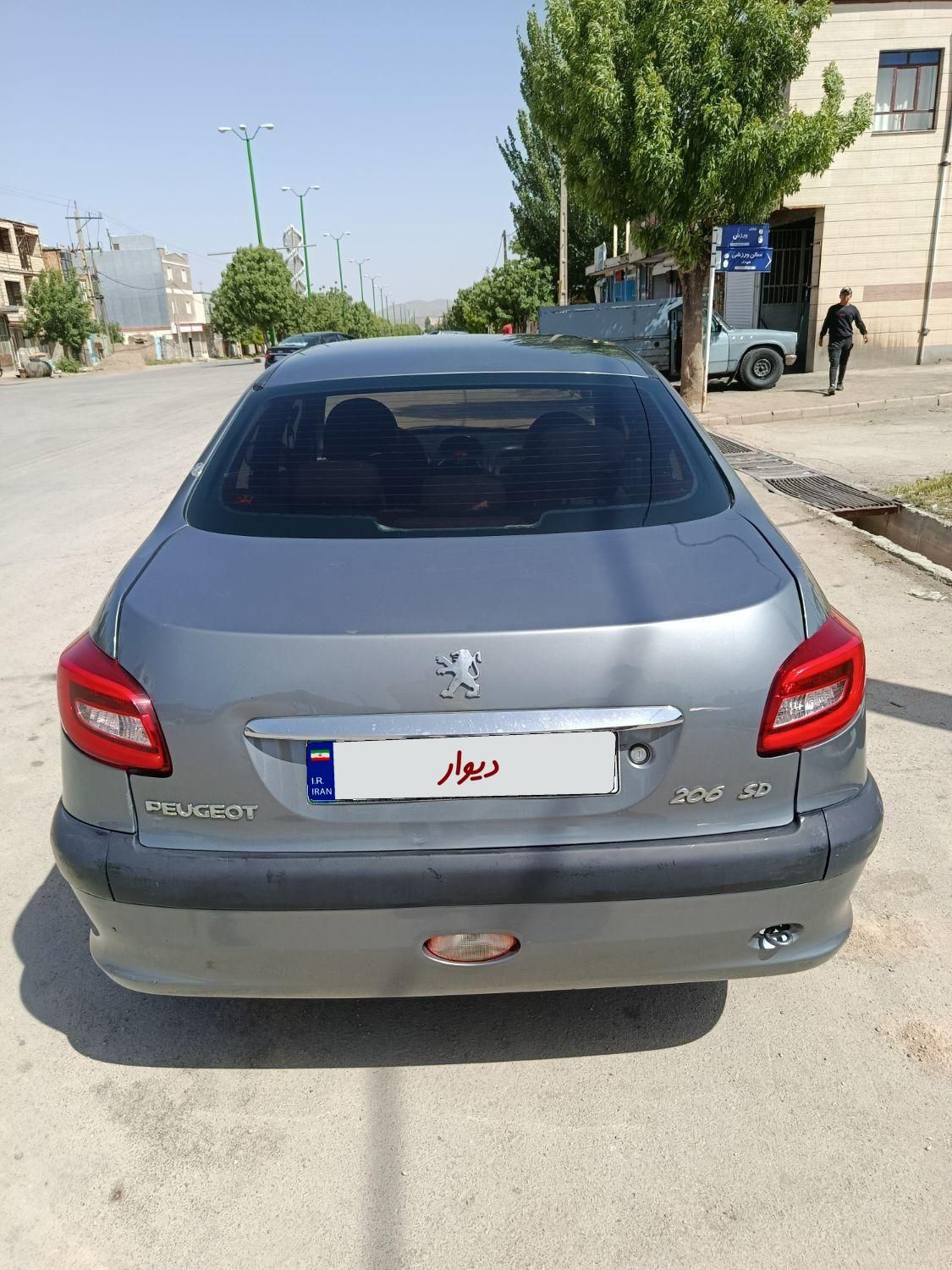 پژو ۲۰۶ صندوق دار v8 - 1390